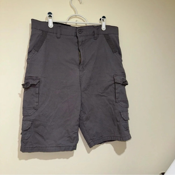Men’s Y2K Beverly Hills Polo Club Brand  Grey Colour Cargo Style Shorts Size 32 - Picture 3 of 11